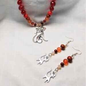 No 1117: Handmade jewelry set : necklace and earrings with cats